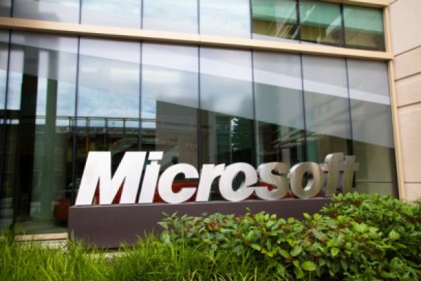 Un fost director la Microsoft, condamnat la doi ani de închisoare pentru folosire de informaţii confidenţiale